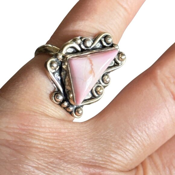 Vintage Sterling Silver Ring With Pink Triangular Stone & Ornate Details Size 6 - Picture 1 of 6